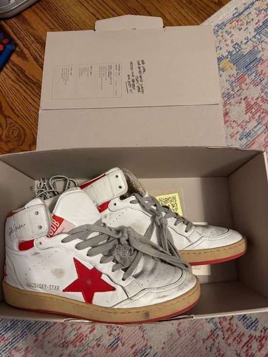 Golden Goose Shoes - Size 38 Golden Goose Sky Stars in great condition